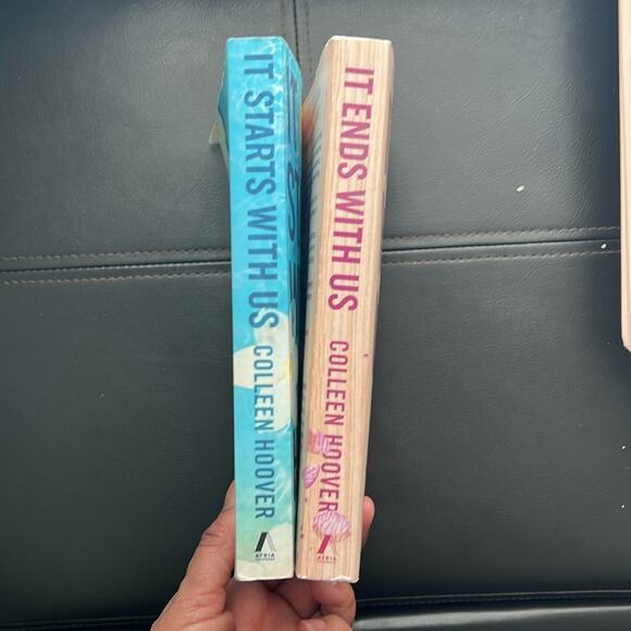 Colleen Hoover | Book Bundle It Ends With Us & It Starts With Us Lot Of Two - Picture 3 of 4